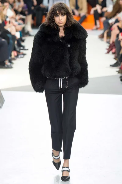 Look 4